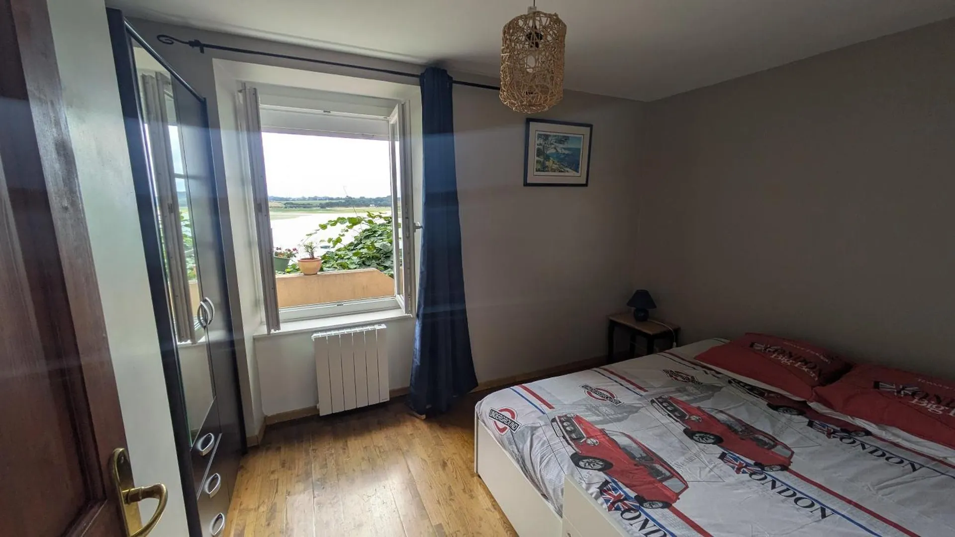 Casa de Férias Maison Avec Vue Sur La Rance La Ville-ès-Nonais